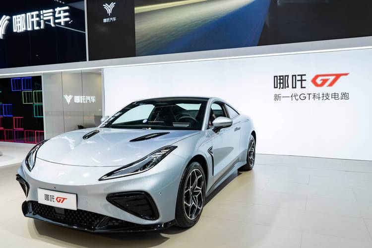 成都金牛区联景硕企业管理咨询哪吒汽车在智能汽车领域的表现，领途汽车在新能源汽车市场中的影响力